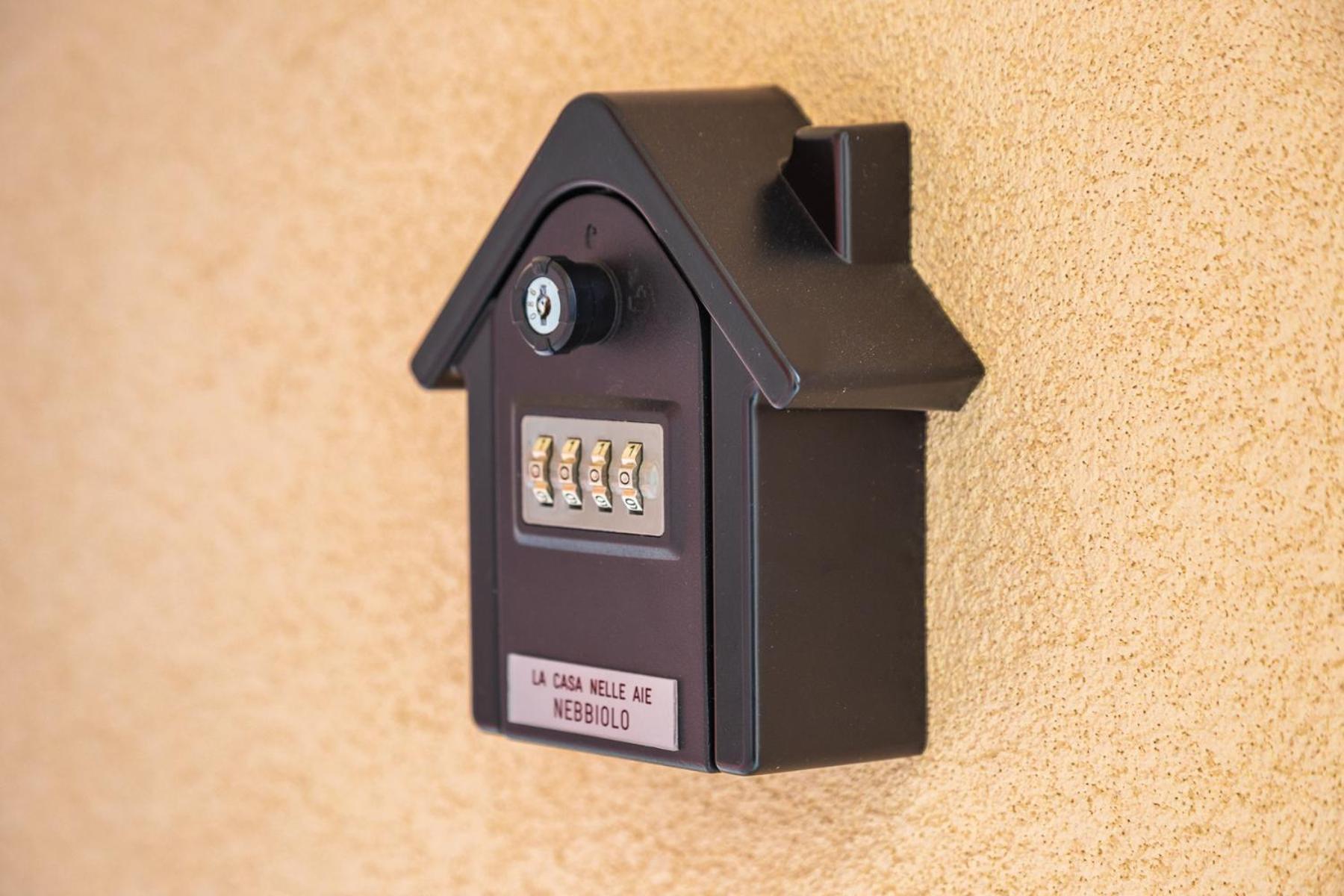 La Casa Nelle Aie - Appartamento Nebbiolo - Free Wifi E Ac Ла Морра Экстерьер фото